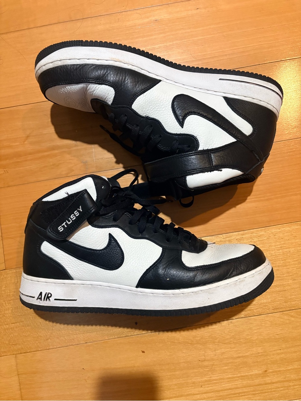 Nike Men’s High-Top Sneakers - Black & White
